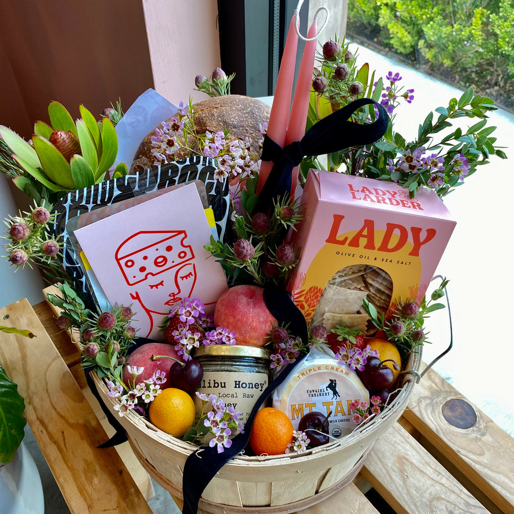 Classic Small Gift Basket – Lady & Larder